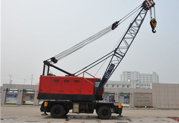 Rubber Crane Harbour Crane